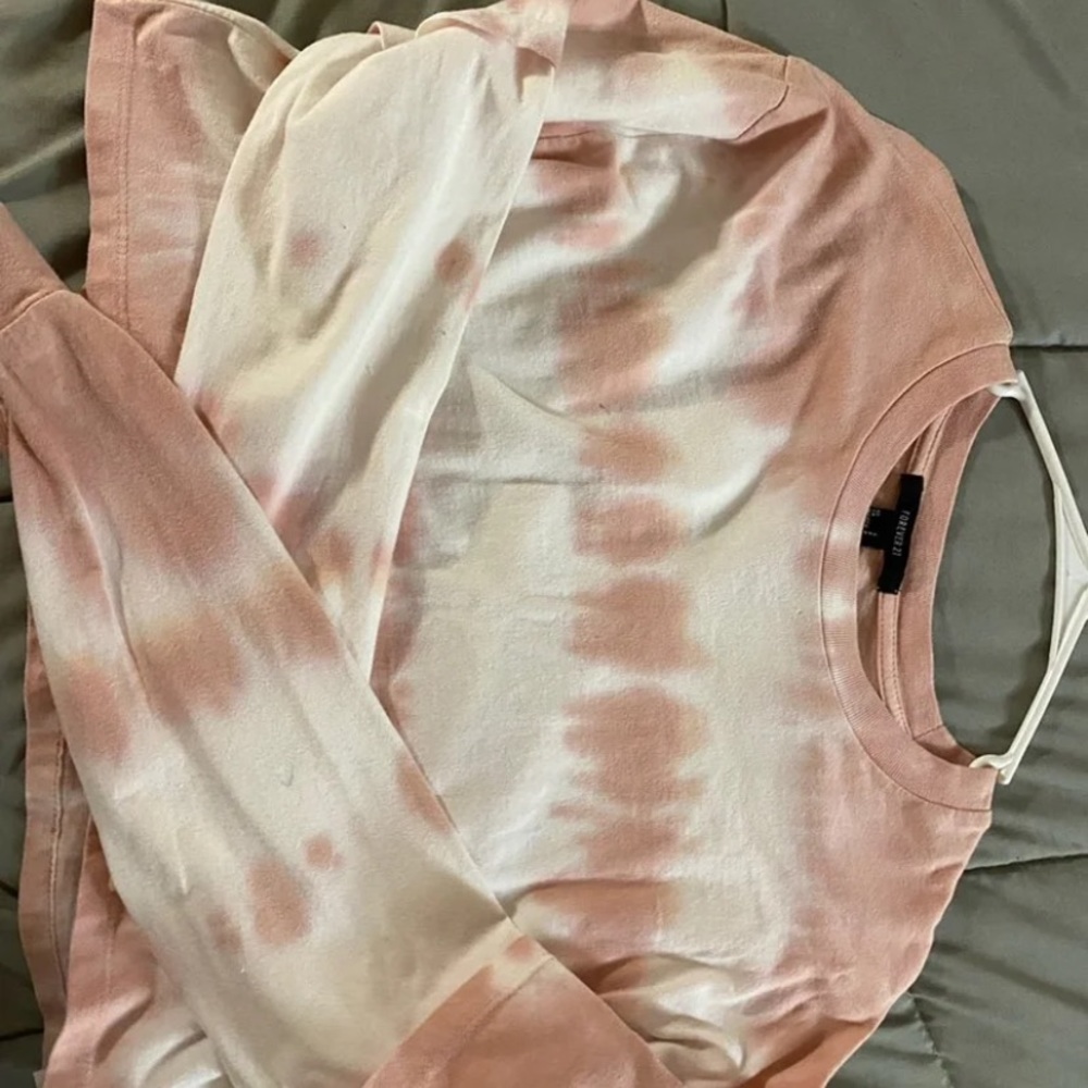 Forever 21 cropped Crew Neck